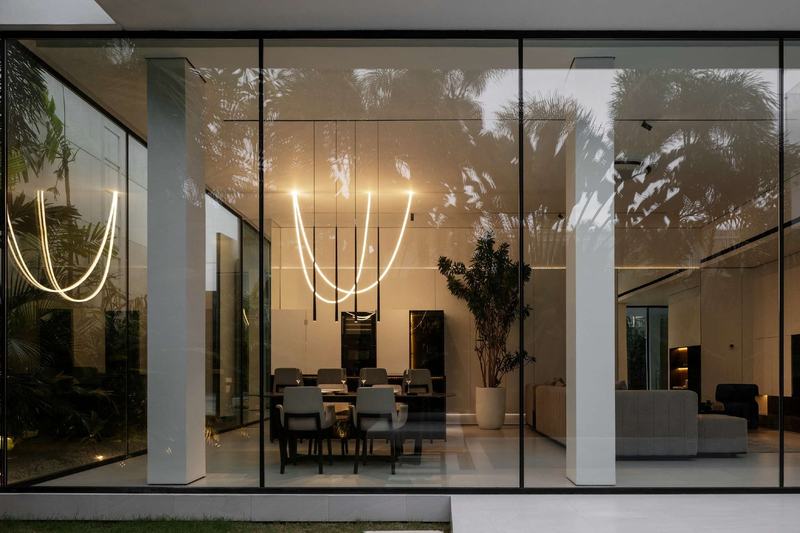 Archestet Villas: la villa iluminada por la noche