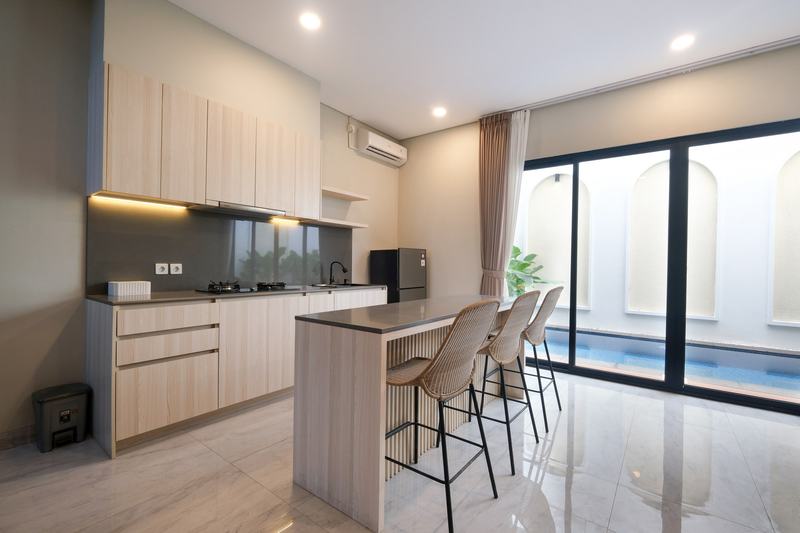 Bellevue Villa Complex: kitchen island and bar counter