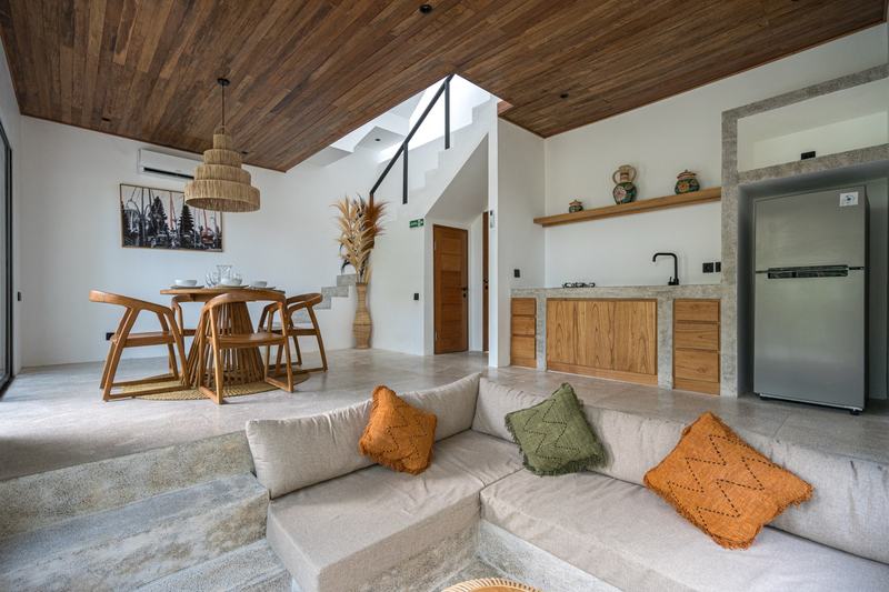 Garden villa in Bingin: lounge, kitchen and stairs
