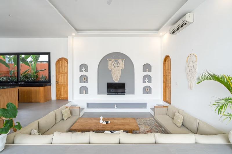 Two-story villa in Bingin: living room with a sunken lounge