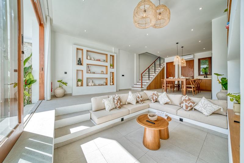 Two-bedroom villa in Balangan: living room with a sunken sofa
