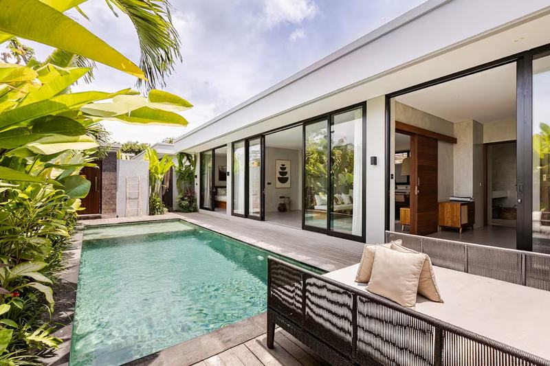 Two-bedroom villa in Lemanja: pool in front of the house