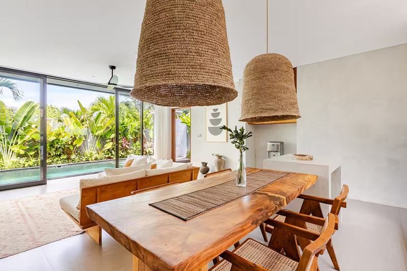 Two-bedroom villa in Lemanja: dining table facing the garden