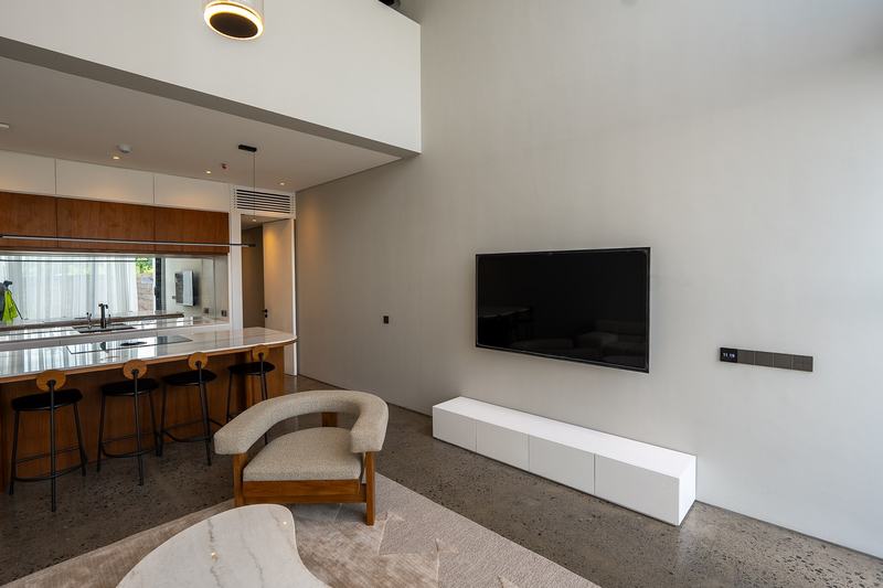 Ecoverse: breakfast bar in the show unit