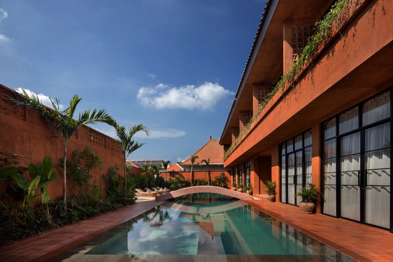 Emy Terra: 80 m² shared pool along the apartment block