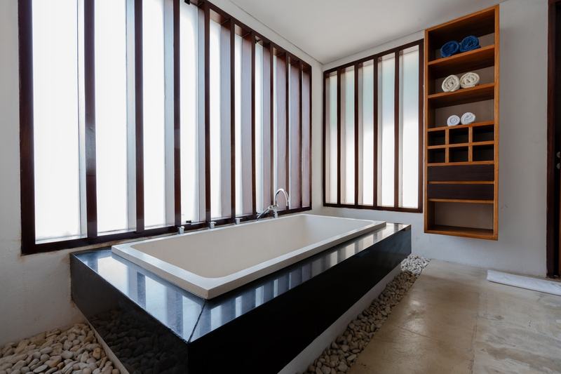 Jimbaran three-bedroom villa: bathroom