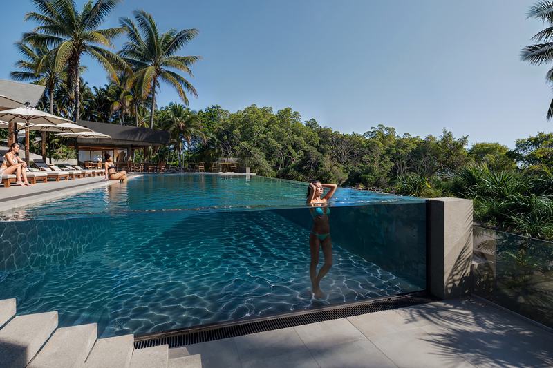 Moon Rock 1BR villa: pool with a glass edge above the jungle, render