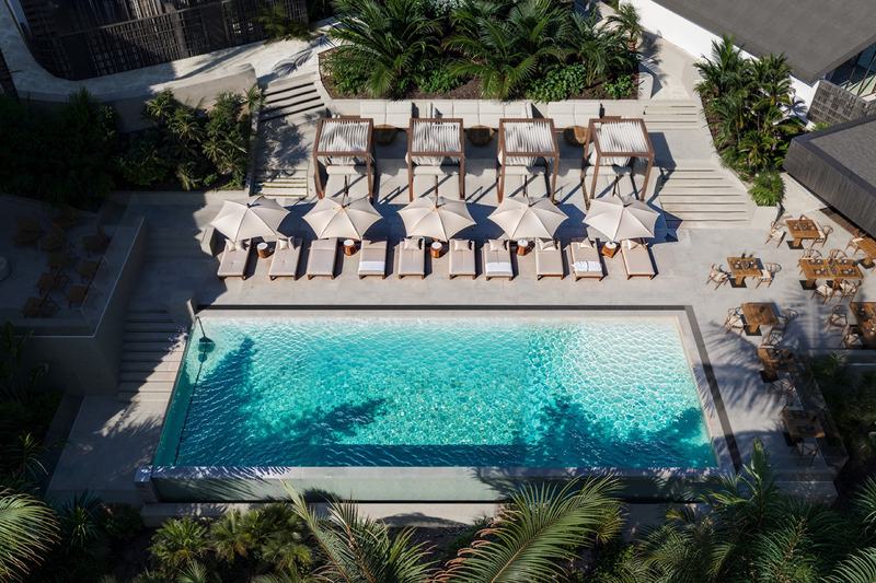 Moon Rock 2BR, 116 m²: shared pool deck near the restaurant, render