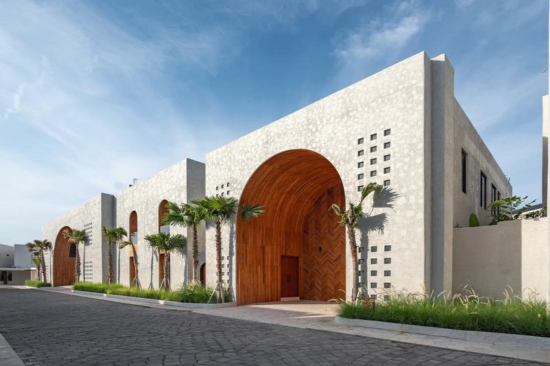 Nila Residence: arched villa front from the lane