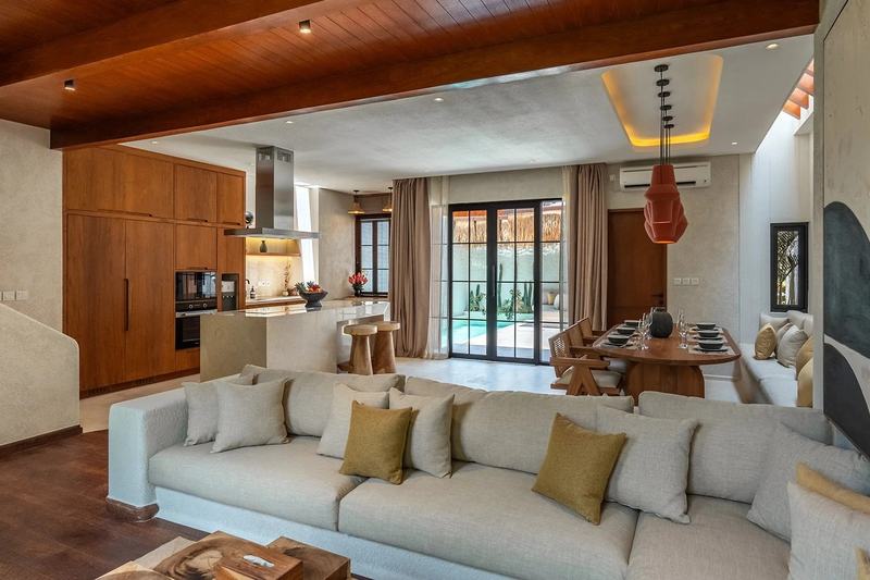 Nila Residence: kitchen appliances and dining nook