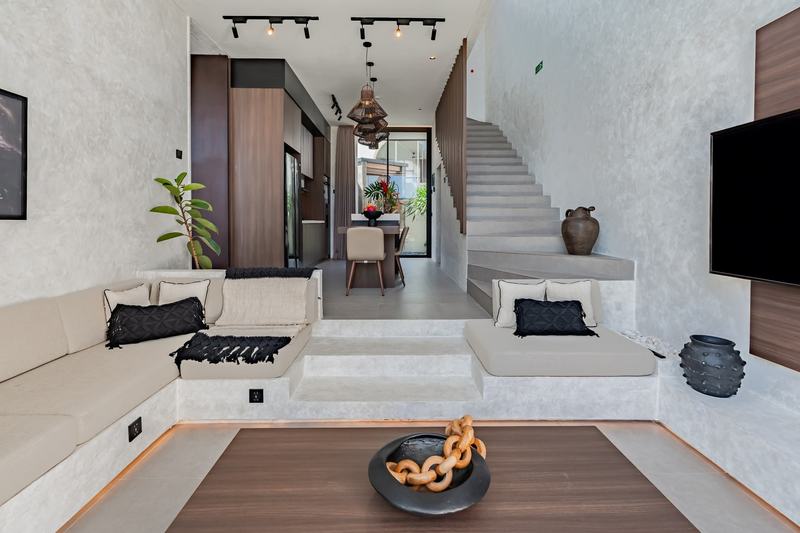 Rice-view villa in Pererenan: living room and stairs to the upper floor