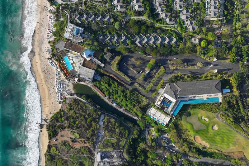 ROYA Resort: aerial view with Dreamland Beach and the golf course