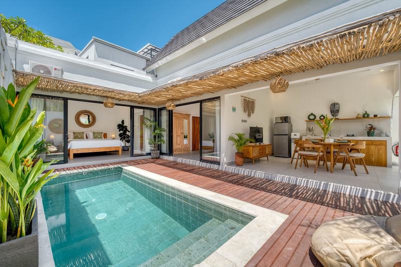 Two-bedroom villa in Seminyak: pool and open living room