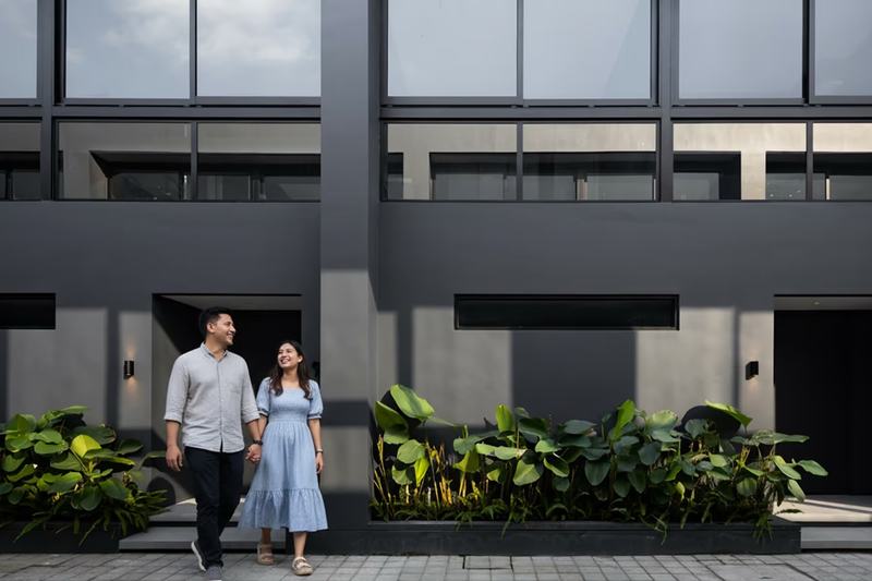 The Grey House: the lane between the townhouse blocks