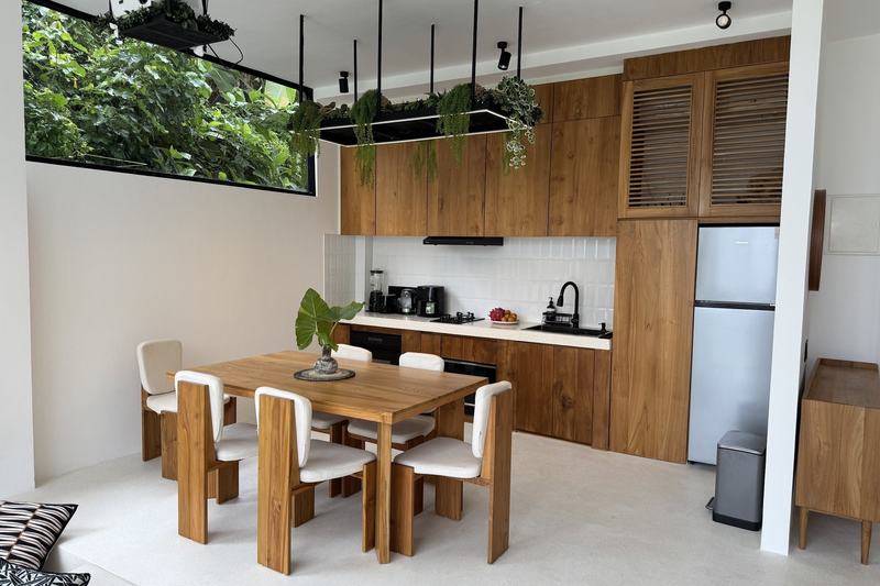 Two-bedroom villa in Ubud: kitchen and dining room