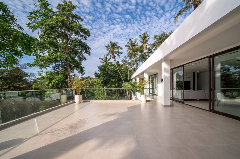 Four-bedroom villa in Ubud: upper terrace looking over the jungle