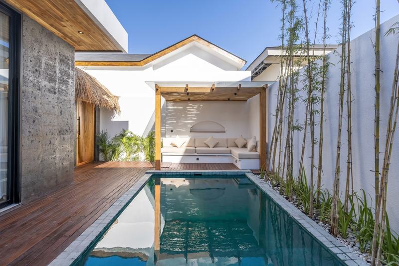One-bedroom villa at Nyang Nyang, Uluwatu: pool and gazebo
