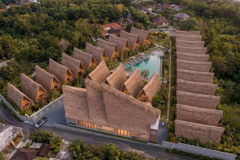 One-bedroom bungalow in Uluwatu: the bungalow complex from the air
