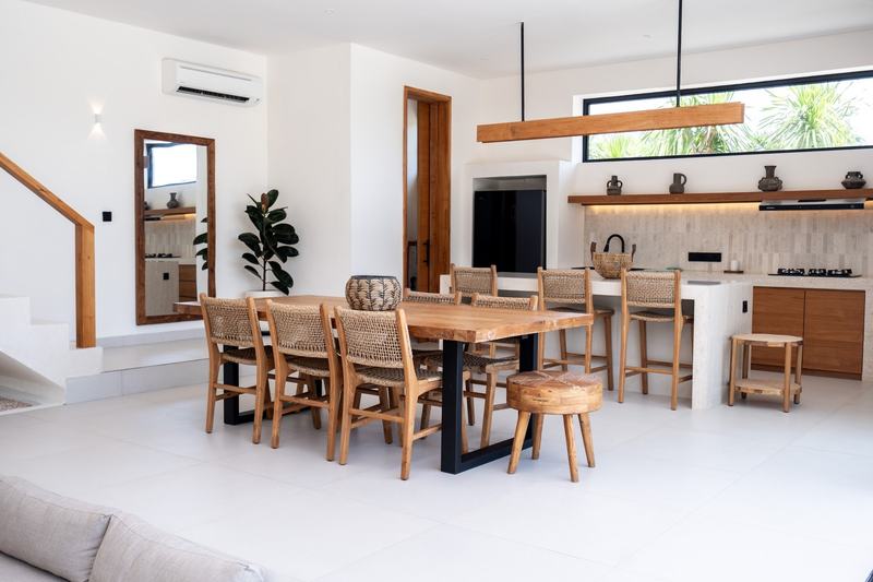 Three-bedroom villa in Nyang Nyang: dining area and kitchen