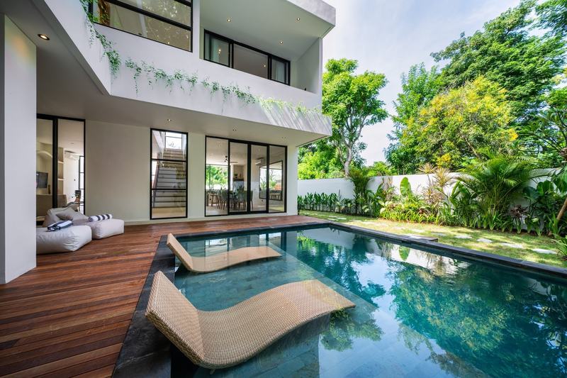 Three-bedroom villa in Nunggalan, Uluwatu: the house behind its pool