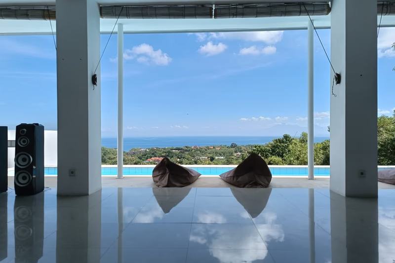 Four-bedroom villa in Padang Padang: living room facing the ocean