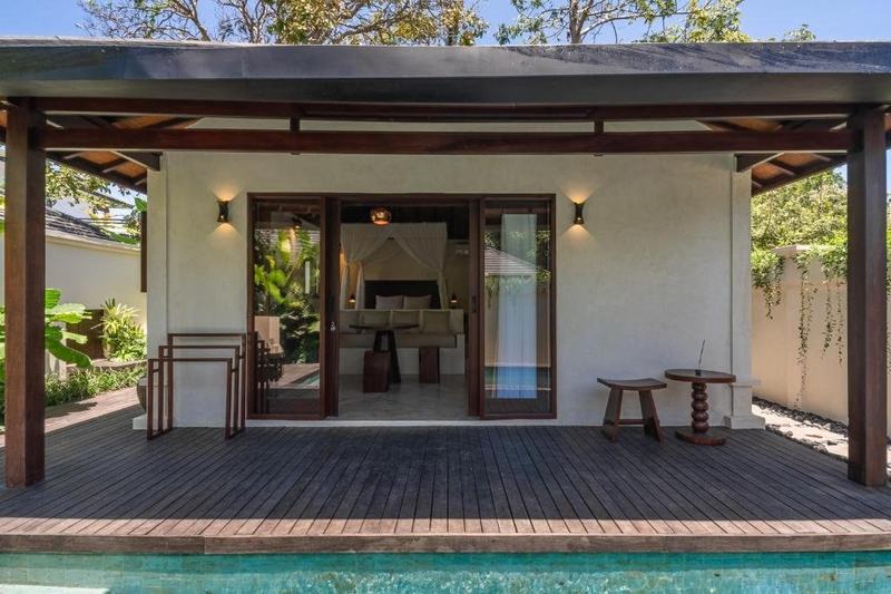 Boutique villa in Nyang Nyang: pavilion by the pool