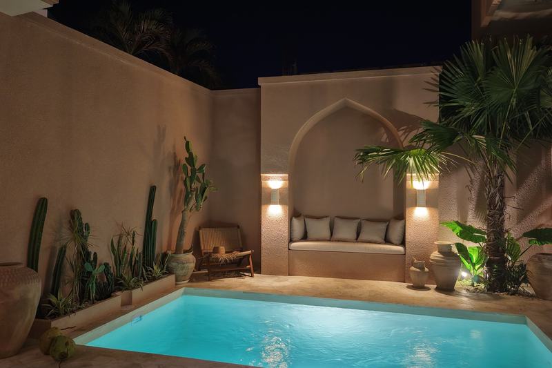 Outdoor-bath villa, Ungasan: facade and pool at dusk