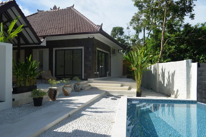 Two-bedroom villa in Ungasan: tiled roof and pool