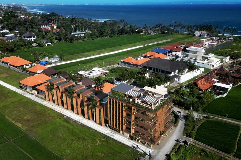 Y-WAY: drone shot toward the ocean