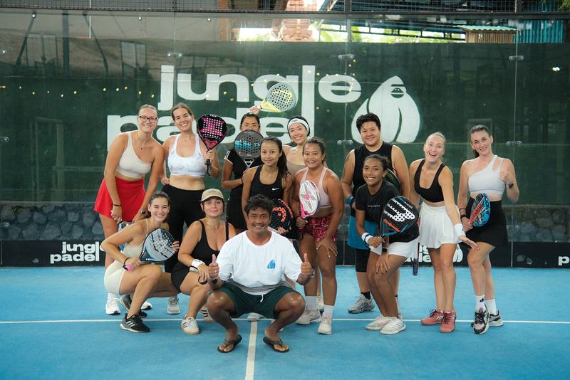 Jungle Padel players and coach on court